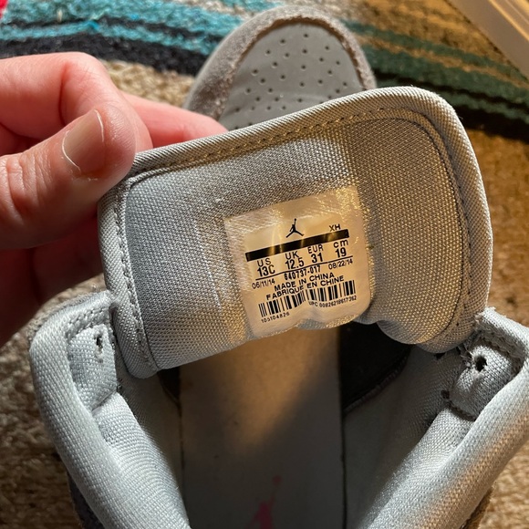 Nike Air Jordan 1 Mid Hyper Pink and Gray - Girls - Picture 8 of 12